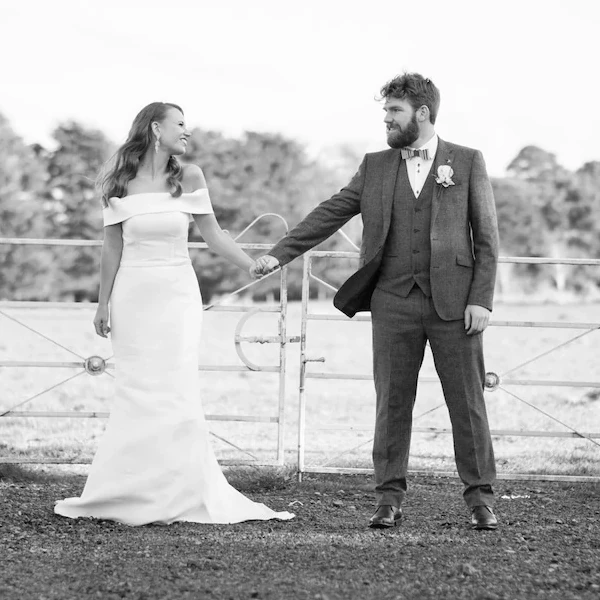 Anni and Michael Wedding holding hands
